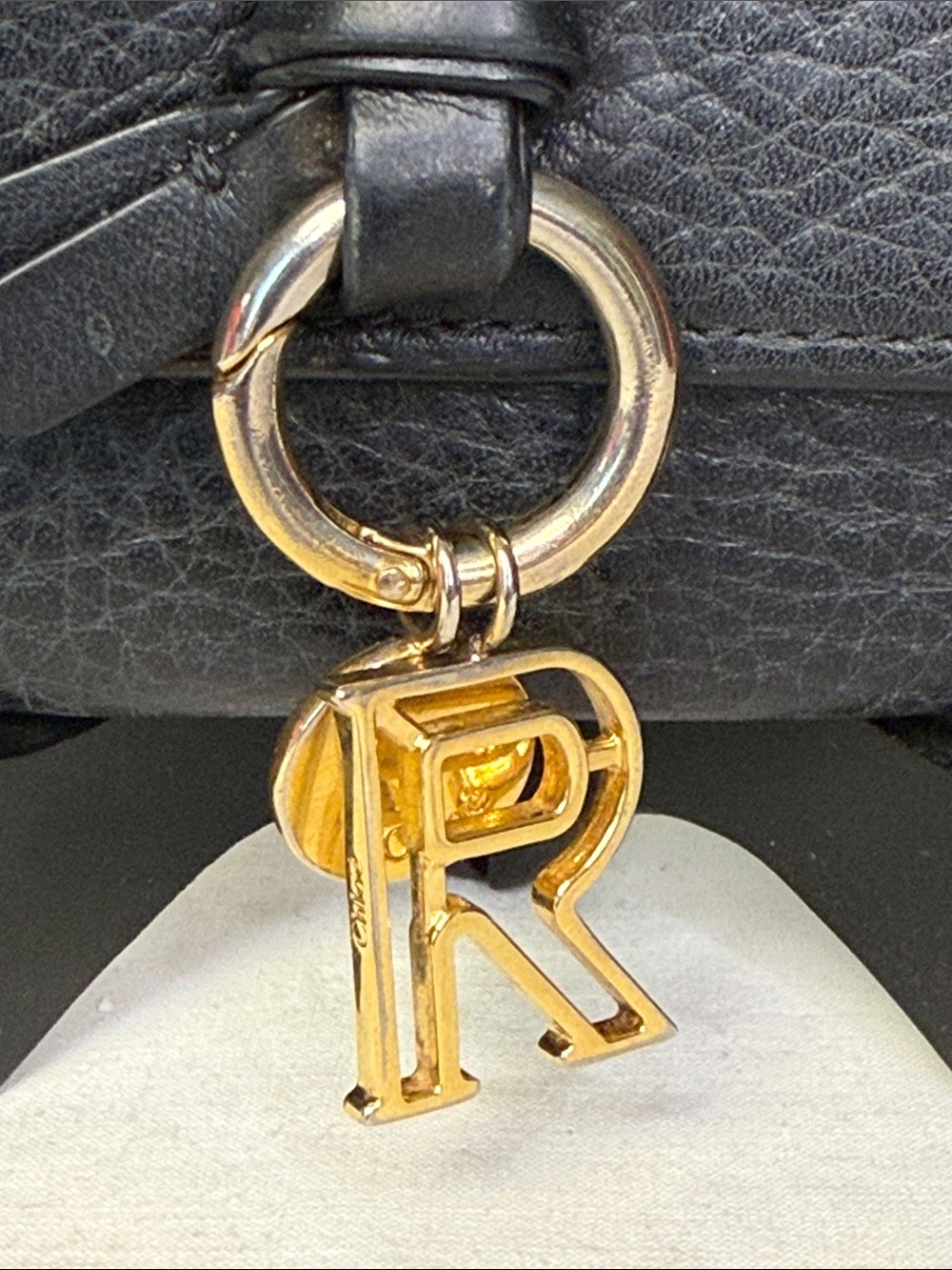 Chloé Alphabet Black Grained Leather Trifold Wallet Gold Initial Charm Italy - Picture 2 of 9